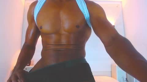 Snapshot of eric_latino chatting on February 2025 02:16:02 AM Eric Latino online show from February 2025 02:16:02 AM