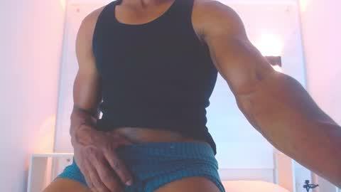 Snapshot of eric_latino chatting on February 2025 03:24:01 AM Eric Latino online show from February 2025 03:24:01 AM