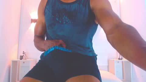 Snapshot of eric_latino chatting on February 2025 01:02:02 AM Eric Latino online show from February 2025 01:02:02 AM