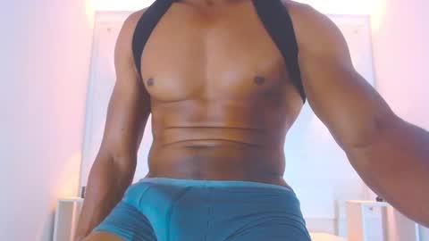Snapshot of eric_latino chatting on February 2025 03:53:01 AM Eric Latino online show from February 2025 03:53:01 AM