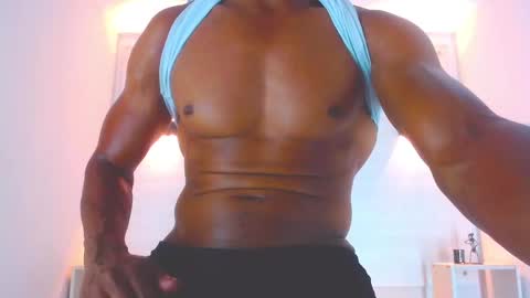 Snapshot of eric_latino chatting on February 2025 05:45:02 AM Eric Latino online show from February 2025 05:45:02 AM