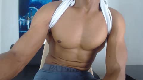 Snapshot of eric_latino chatting on September 2025 03:28:01 AM Eric Latino online show from September 2025 03:28:01 AM