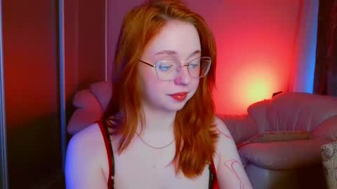 Snapshot of erica_nelson chatting on May 2026 01:00:01 AM Erica 3 online show from May 2026 01:00:01 AM