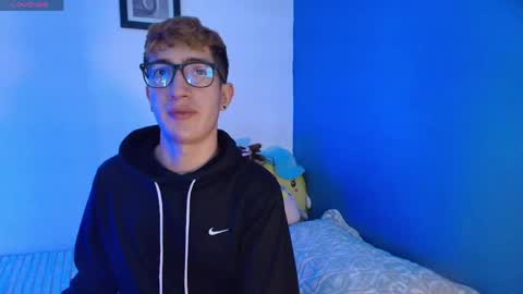 Snapshot of erik_golden_ chatting on May 2026 09:01:02 PM I am Erik online show from May 2026 09:01:02 PM