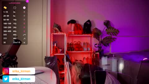 Erika      online show from March 2025 04:51:02 PM