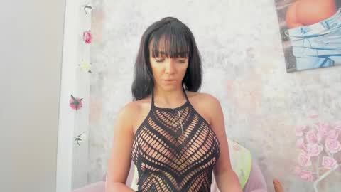 Snapshot of erikabeee1 chatting on April 2026 05:32:02 AM Erikabeee online show from April 2026 05:32:02 AM
