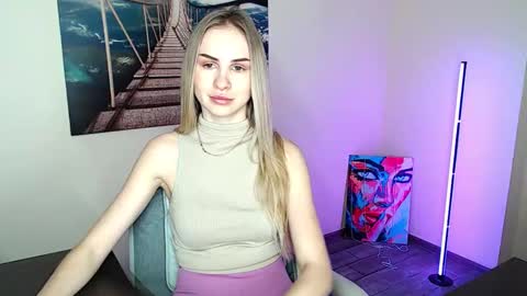 Erika online show from February 2026 01:18:02 PM