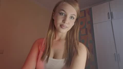 Snapshot of erinnnaji chatting on June 2026 03:39:02 PM Katrin online show from June 2026 03:39:02 PM