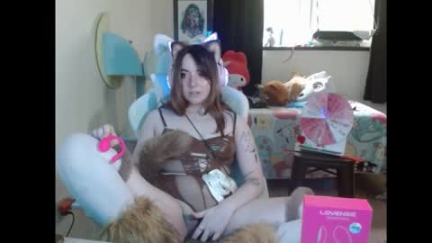 Snapshot of eris_the_doll chatting on October 2025 09:13:01 PM ErisTheDoll online show from October 2025 09:13:01 PM