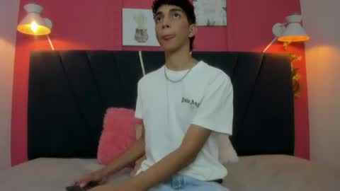 Snapshot of ero_boy40 chatting on August 2026 01:14:01 PM ero_boy40 online show from August 2026 01:14:01 PM