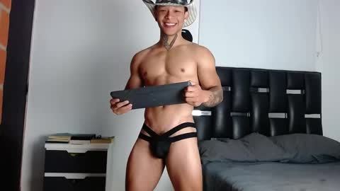 Snapshot of erosscott chatting on April 2026 04:19:01 PM Eros online show from April 2026 04:19:01 PM