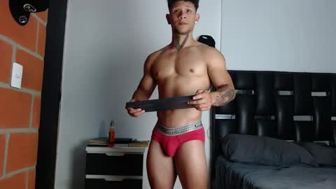 Snapshot of erosscott chatting on May 2026 06:46:01 PM Eros online show from May 2026 06:46:01 PM