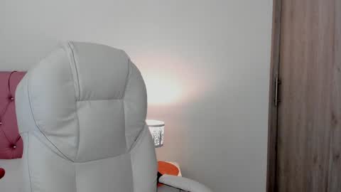 Karen online show from December 2024 07:27:02 PM