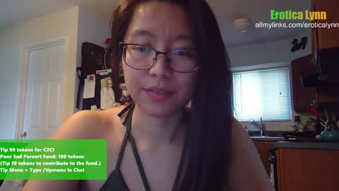 Snapshot of eroticalynn chatting on January 2025 09:26:02 PM Lynn online show from January 2025 09:26:02 PM