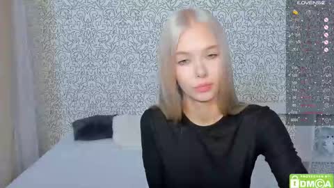 Snapshot of eshcka chatting on October 2025 01:34:01 PM Megan and Brad online show from October 2025 01:34:01 PM