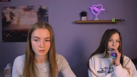 Snapshot of esme_moore_ chatting on November 2025 10:03:01 AM esme_moore_ online show from November 2025 10:03:01 AM