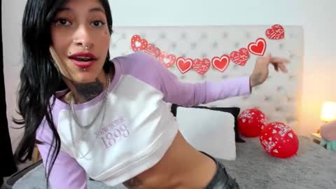 esmeralda  online show from February 2025 03:17:02 PM