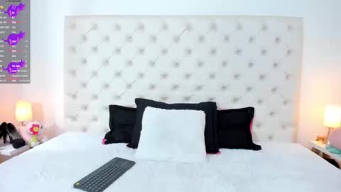 esmeralda  online show from March 2025 03:29:02 PM