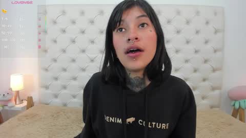 esmeralda  online show from September 2025 04:08:02 PM