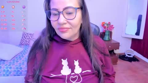 esme online show from October 2025 02:40:01 PM