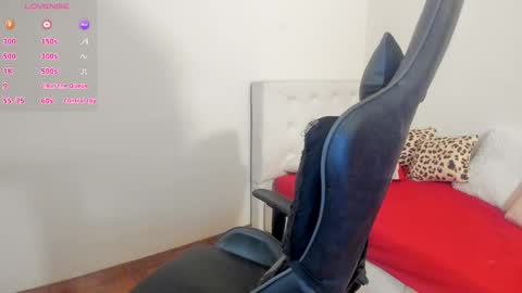 esme online show from November 2025 06:45:01 PM