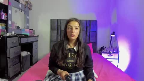 Perla online show from December 2025 05:24:02 AM