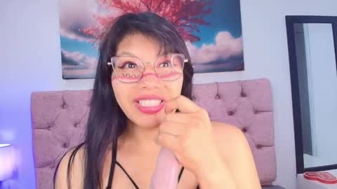 Esmeralda  online show from December 2025 09:31:02 PM