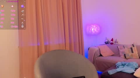 Snapshot of esmimilf chatting on January 2025 04:27:01 PM Esmi online show from January 2025 04:27:01 PM