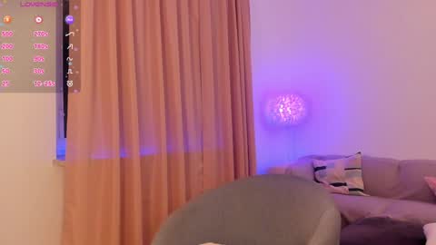Snapshot of esmimilf chatting on January 2025 04:41:01 PM Esmi online show from January 2025 04:41:01 PM