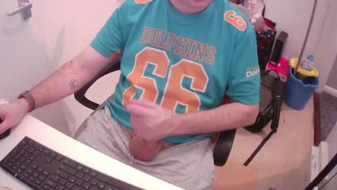 Snapshot of essex_wild chatting on February 2025 09:24:02 PM Morph online show from February 2025 09:24:02 PM