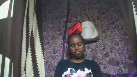 Snapshot of estanie chatting on October 2025 07:38:01 PM estanie online show from October 2025 07:38:01 PM