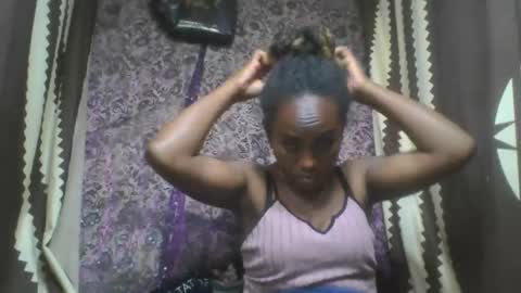 Snapshot of estanie chatting on October 2025 08:16:02 PM estanie online show from October 2025 08:16:02 PM