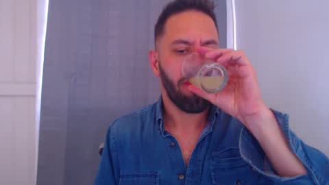 Snapshot of esteban7984068 chatting on January 2025 06:28:01 PM esteban online show from January 2025 06:28:01 PM