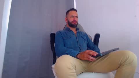 Snapshot of esteban7984068 chatting on January 2025 05:10:02 PM esteban online show from January 2025 05:10:02 PM