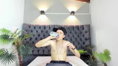 ESTEBAN online show from January 2026 07:38:02 PM