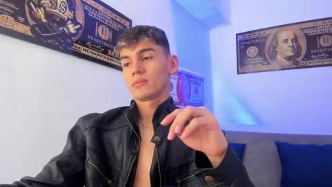 Esteban online show from December 2024 12:02:01 PM