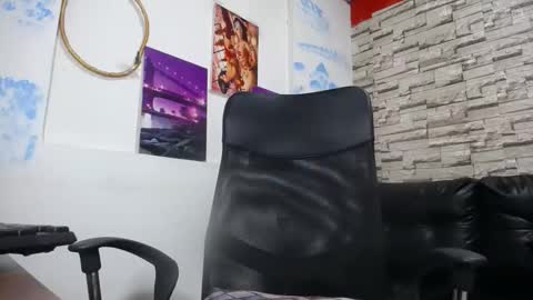 estefani robles online show from January 2026 12:05:01 AM