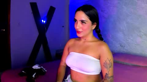 Snapshot of estefy_gomez1 chatting on October 2025 04:09:02 AM Stefy online show from October 2025 04:09:02 AM