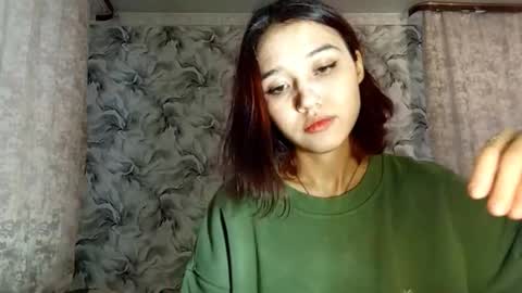 estellekirbo online show from February 2026 12:03:01 PM