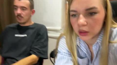 Ester online show from November 2025 04:53:01 PM