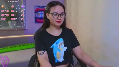 EsterPlayful online show from September 2025 01:13:01 PM