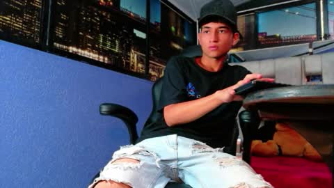 Snapshot of estevenbrown1 chatting on March 2026 12:44:01 PM estevenbrown1 online show from March 2026 12:44:01 PM