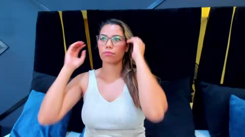 esther_xo online show from June 2026 04:11:02 AM