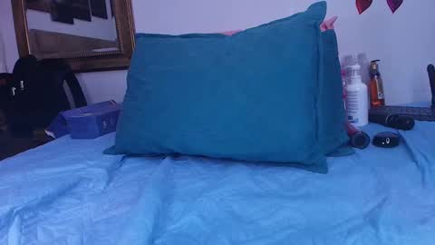 Estrella online show from March 2025 06:08:02 PM