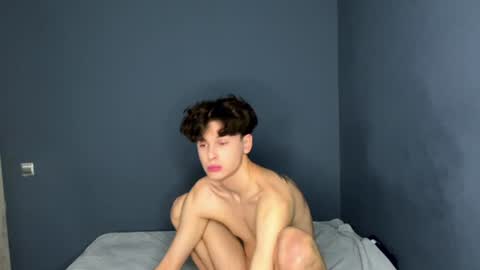 Snapshot of estremecerse chatting on December 2024 09:50:02 AM Alex online show from December 2024 09:50:02 AM