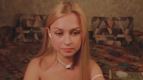 Snapshot of eternalophelia chatting on June 2026 11:35:02 PM Sophia online show from June 2026 11:35:02 PM