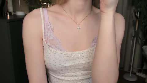 Natalie online show from November 2025 05:51:01 AM