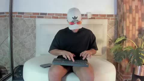 ethan helmut online show from December 2024 10:34:02 PM