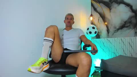 Snapshot of ethancarter_ chatting on June 2026 01:53:02 PM ethancarter_ online show from June 2026 01:53:02 PM