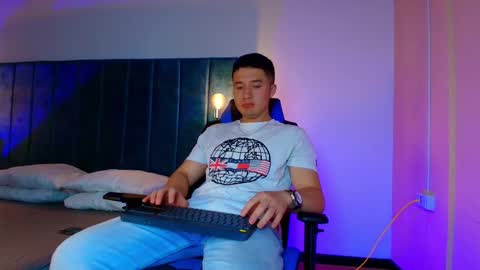 ethanconnor_ online show from October 2025 02:39:02 AM